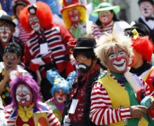 Le défilé des clowns